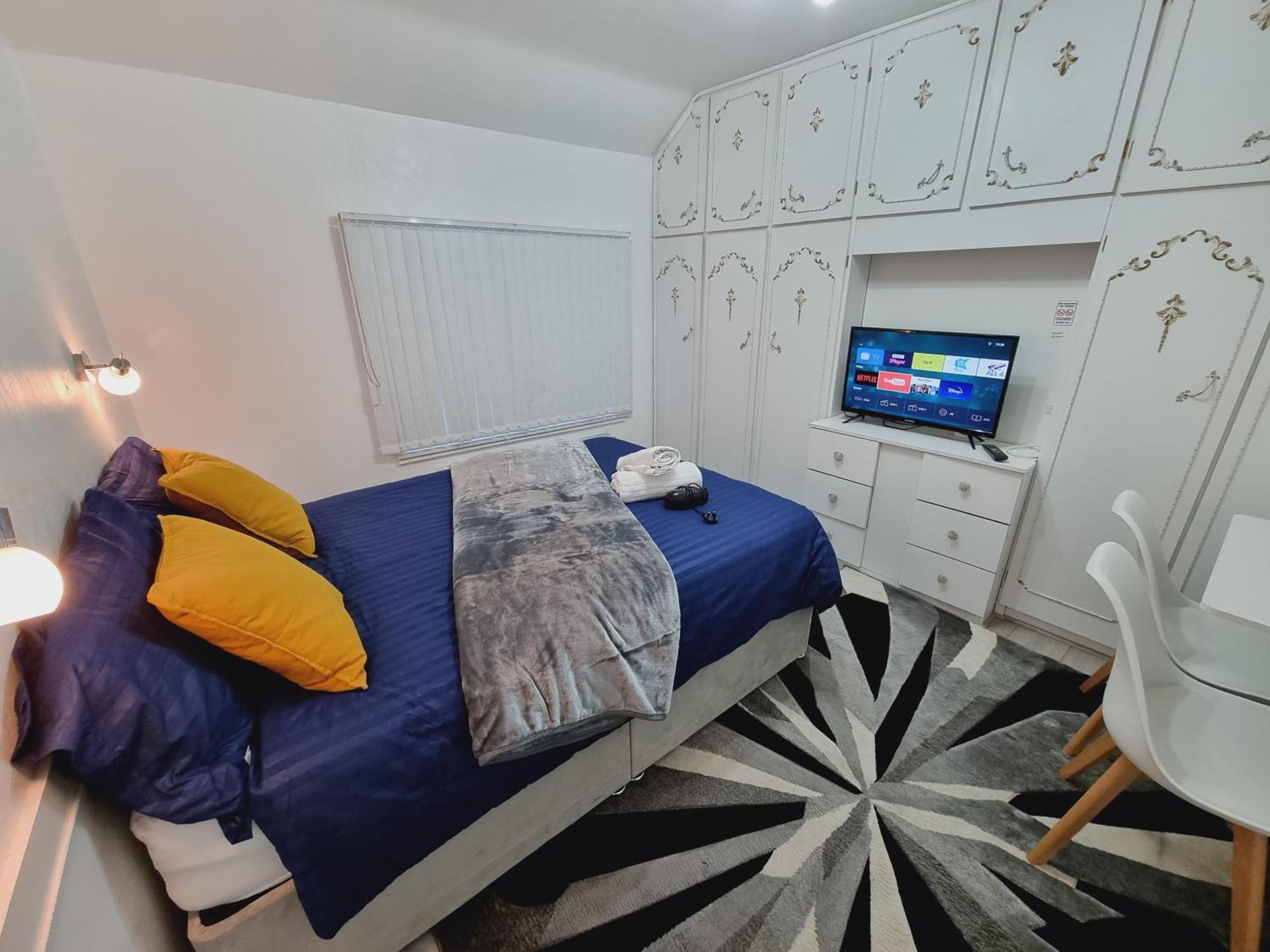 Luxury Double Bed With Private Bathroom, Netflix, Work Space And Wifi Leeds  Eksteriør bilde